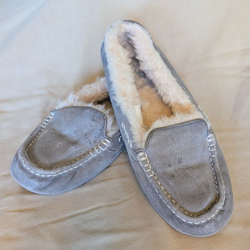 UGG Ainsley Slippers Gray Shearling Lined Moccasins Cozy Comfort Women's 7